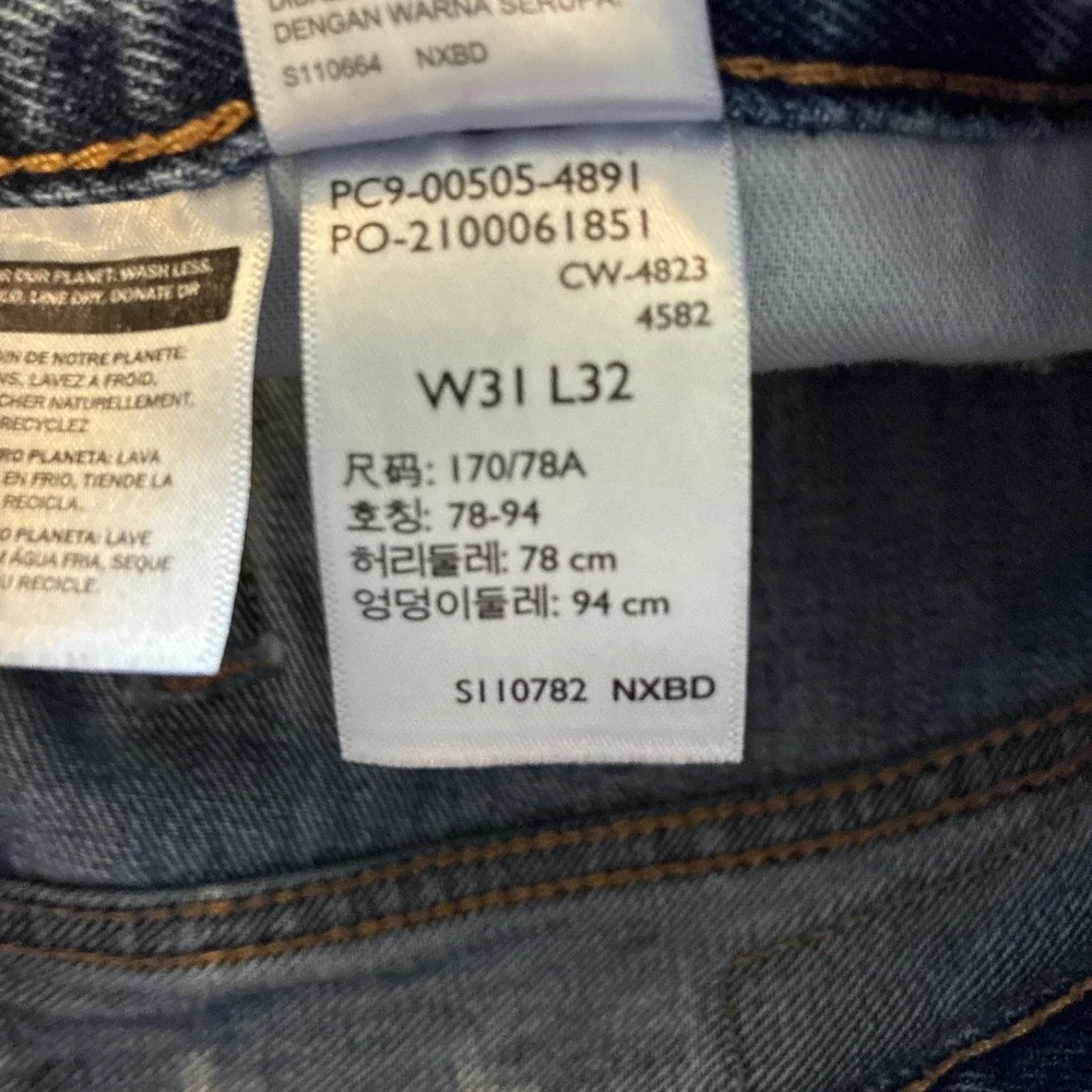 Levi's Men's Jeans 505 31 X 32** Med Blue Straight Dad Jeans Normcore Blokecore